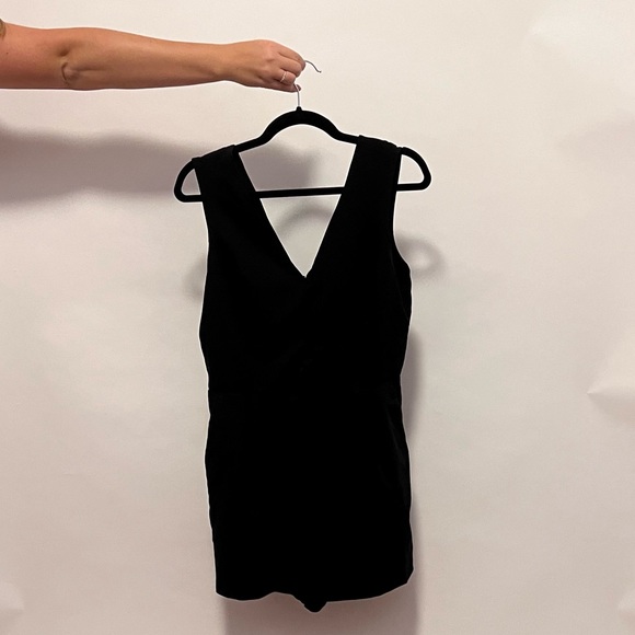 Black cutout romper - Picture 1 of 2